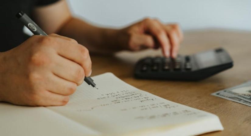 Kisvállalati adó: ezért éri meg váltani