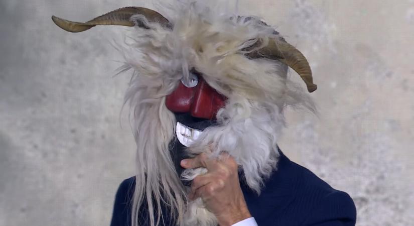 Búsómaszkkal sikerült elűzni Mohácsról Magyar Pétert