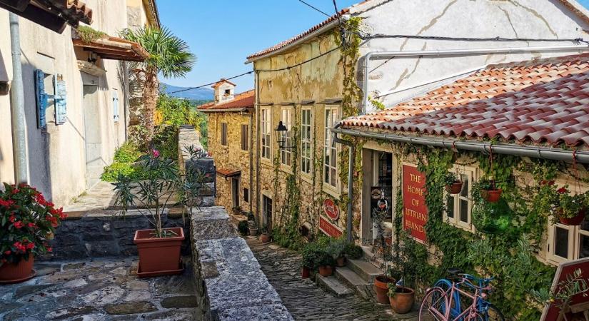 Egy gyönyörű, mindössze 50 lakosú város Európa igazi rejtett kincse