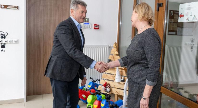 Guruló öröm a legkisebbeknek: kismotorok érkeztek a Tatai-medence bölcsődéibe