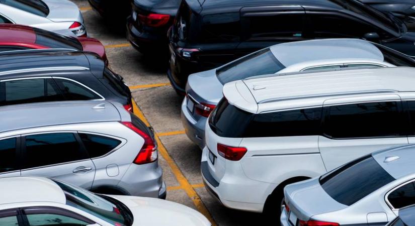 Jogosítványok ezreit vonhatják vissza – újabb szabálytalanságokra bukkantak Amerikában