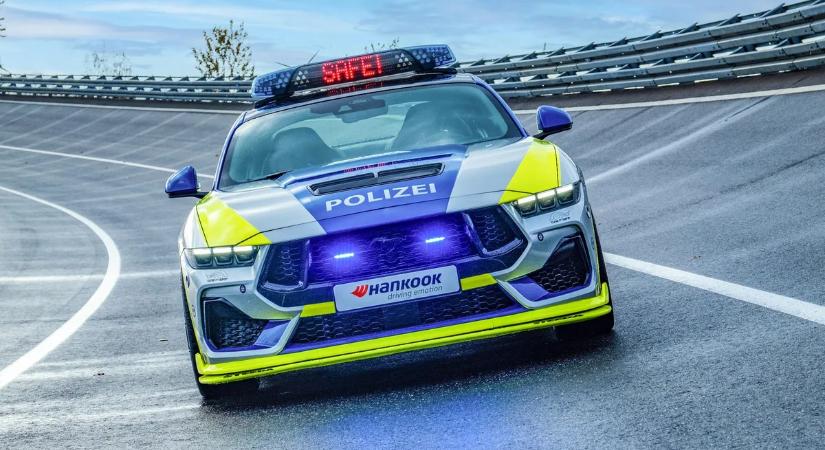 Nincs menekvés ez elől a rendőrautó elől!