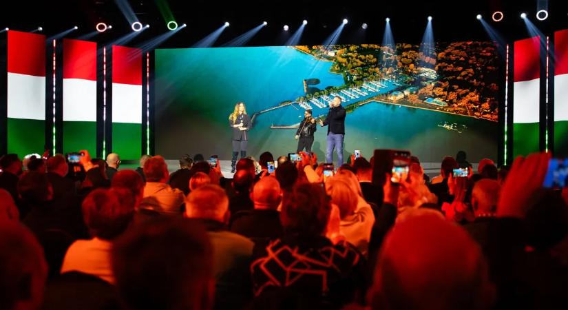 Új dallal debütált Curtis és Radics Gigi a Háborúellenes Gyűlésen - ezt mondta a rapper