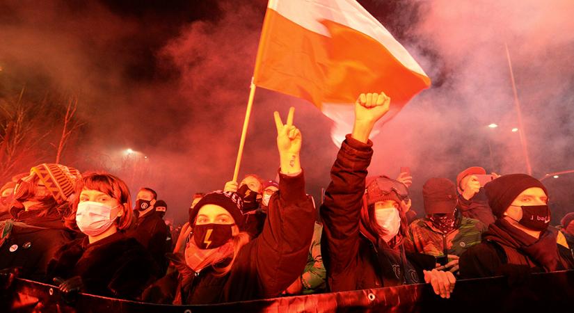Újabb nagy tüntetések várhatók, hatályba lép a lengyel abortusztörvény
