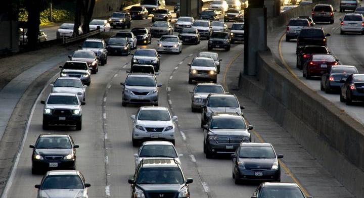 Új közlekedési táblát vezethetnek be, meglepő a jelentése