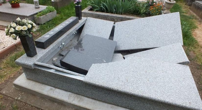 Letarolt sírhelyek Törökszentmiklóson: milliós károk maradtak a rongálás után