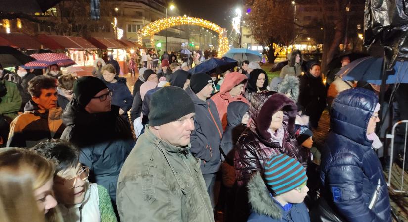 A harmadik gyertyát gyújtjuk meg vasárnap