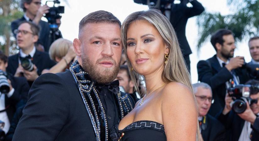 Hoppá! Titkos esküvőn vette feleségül gyerekei anyját Conor McGregor – fotók