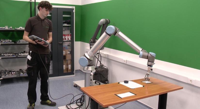 Testközelből a jövő szakmáihoz: nagy sikert aratott a Schaeffler Akadémia nyílt napja – videóval