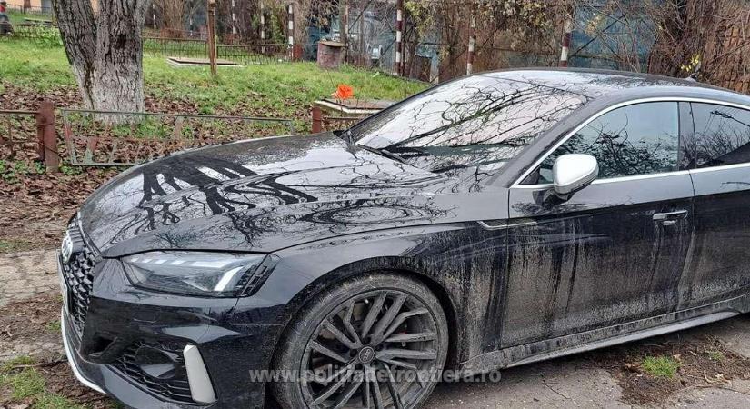 Lopott, 70 ezer eurós, hamisított alvázszámú autót foglaltak le a határrendészek