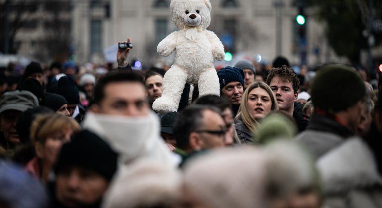 A Karmelitához vonul tüntetni Magyar Péter, Sulyok Tamást is meghívták