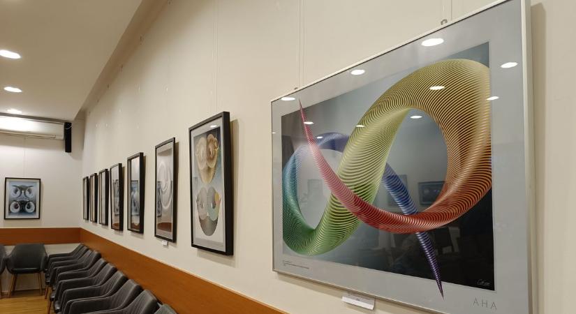 A digitális ecset nyomai – Gárdai László szín- és formakísérletei Orfűn