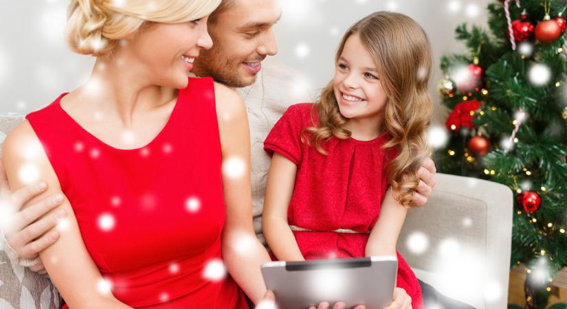 Okoseszközt ajándékozna karácsonyra gyermekének? Érdemes tudnia az online veszélyekről!