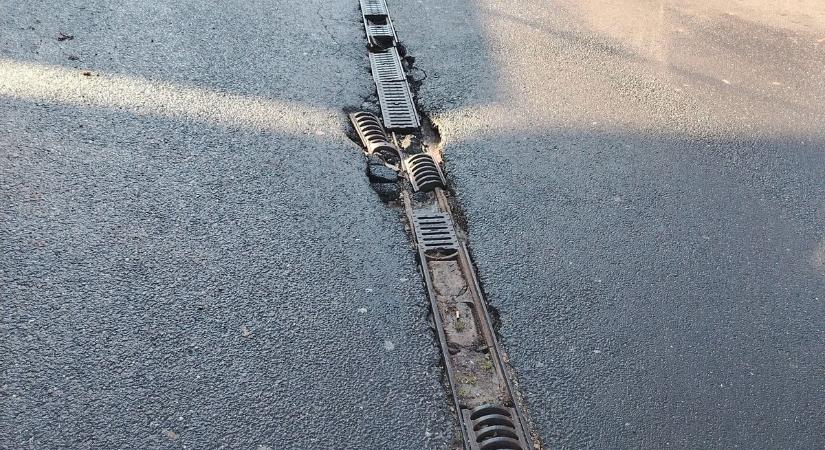 Kerékpárosok, figyelem! Óvatosan ezen a veszprémi útszakaszon!