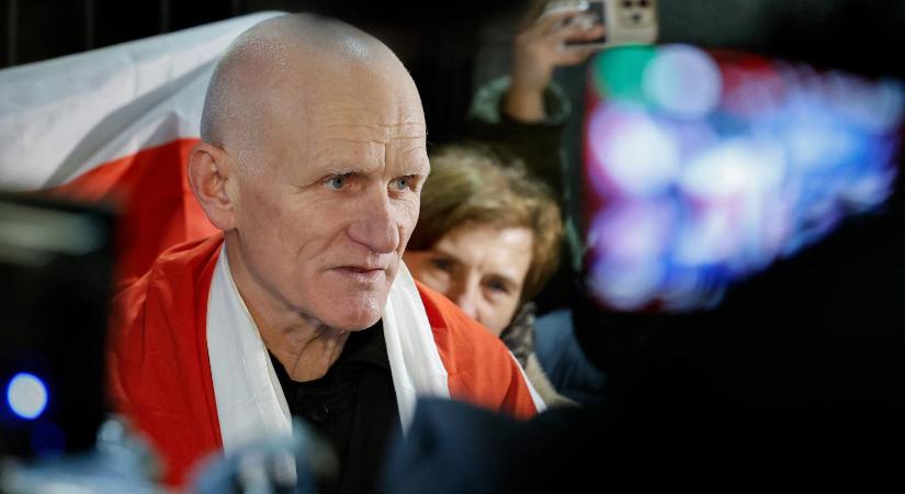 123 foglyot, köztük a Nobel-békedíjas Alesz Bialiackit engedte szabadon Aljakszandr Lukasenka