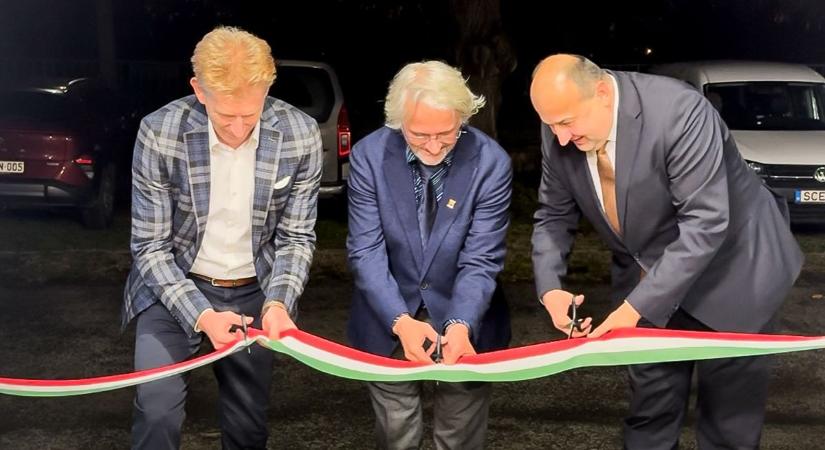 Átadták az Olajfák Házát Komáromban Galéria