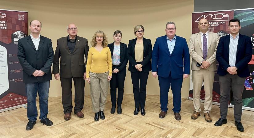 Tudományos iránytű a logisztikában: megjelent a Logisztikai Évkönyv 2026