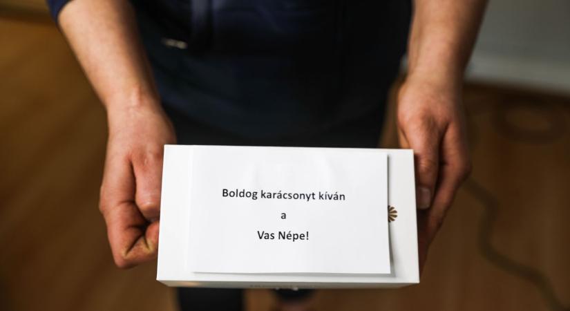 Adventi kalendárium 2025: jó helyre került az okostelefon