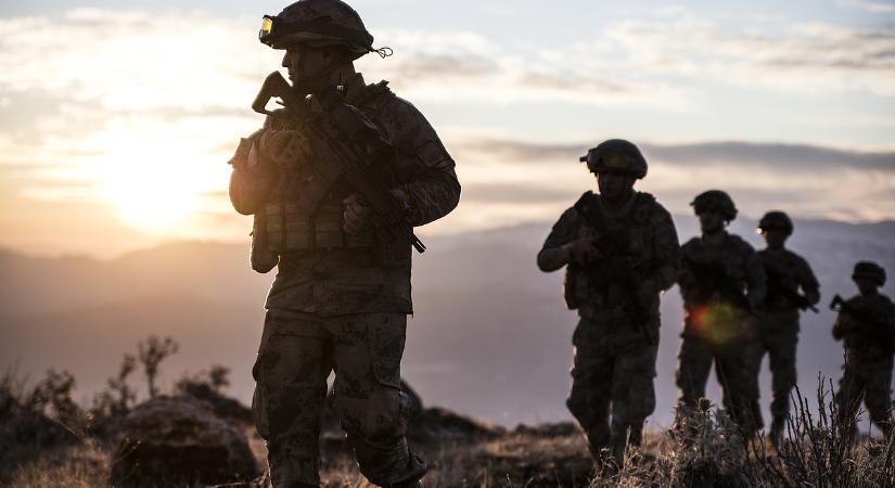 Európa fegyverkezik: sorkatonai változások Észtországban és Németországban