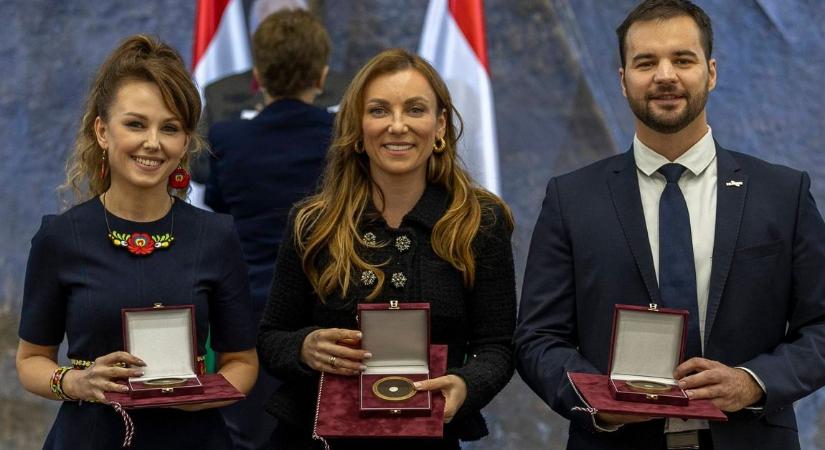 Kárpátaljai elismerés: rangos díjat kapott az MCC beregszászi központjának vezetője