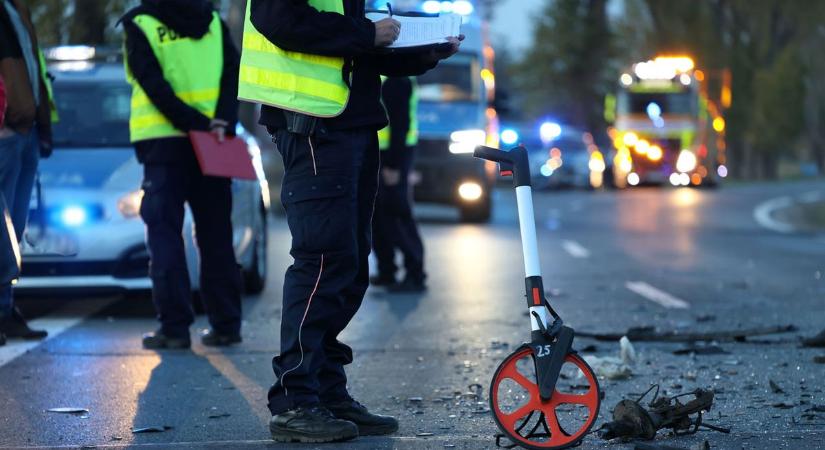 Halálra gázoltak egy gyalogost a 6-os úton – teljesen lezárták a főutat