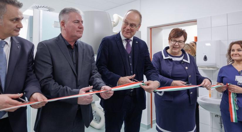 Navracsics Tibor: az ajkai az ország egyik legversenyképesebb kórháza