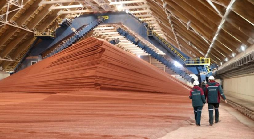 Az USA feloldja a fehérorosz kálium-karbonátra kivetett szankciókat