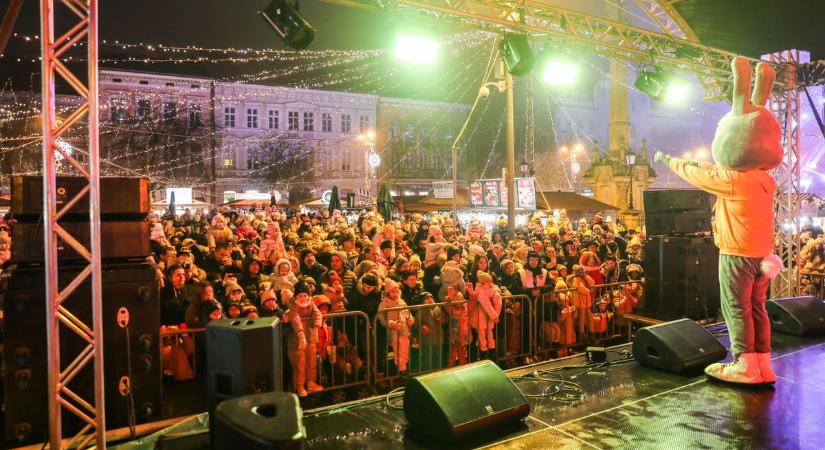 Brandnyúl elhozta a jókedvet a szombathelyi adventi vásárba - fotók, hangulatvideó