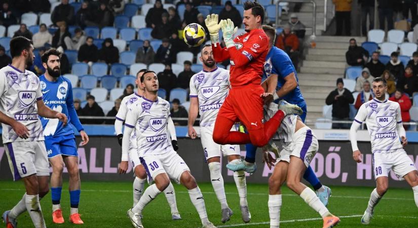 Rémisztő horrorsérüléssel ért véget az MTK és az Újpest hétgólos meccse