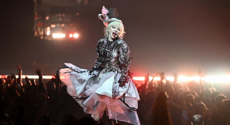 Baleset történt Lady Gaga koncertjén, leállították a műsort