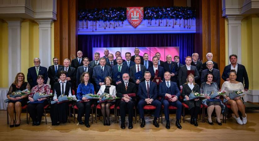 Hűség-napi kitüntetéseket adtak át Sopronban - fotók