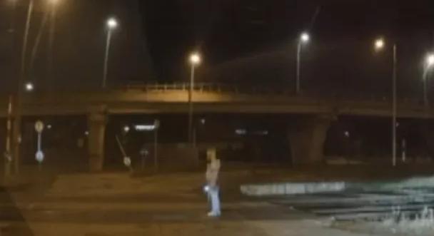 „Engedjen, vonat alá akarok ugrani” – egy taxis mentette meg egy idős nő életét