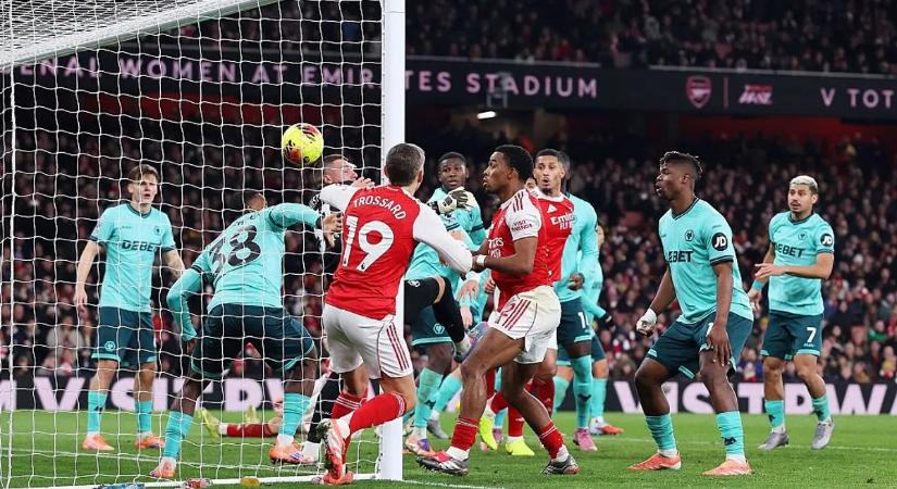Az Arsenal két öngóllal győzte le a Wolverhamptont