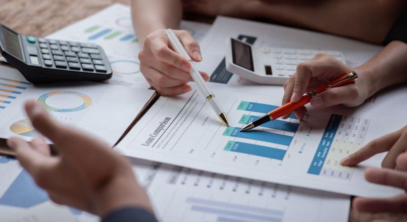 Vállalkozó vagy? Itt vannak a legfontosabb határidők 2026-ra, már most írd be a naptáradba