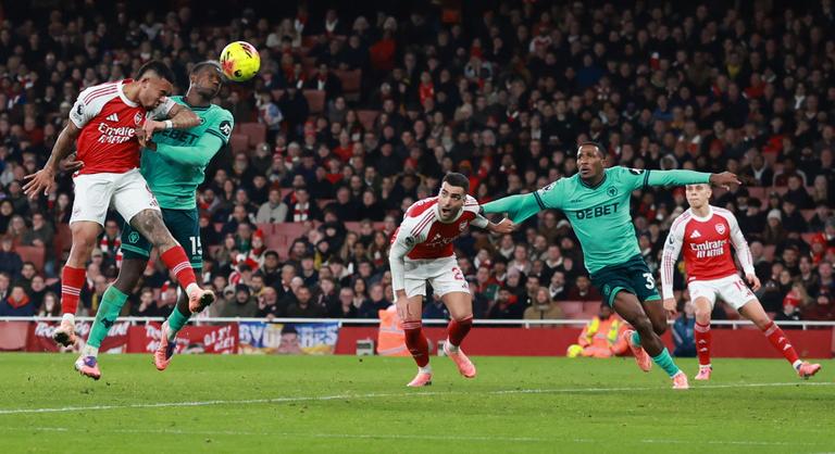 Ilyen tényleg nincs! A sereghajtó három gólt szerzett az éllovas otthonában, és ezzel kikapott 2–1-re