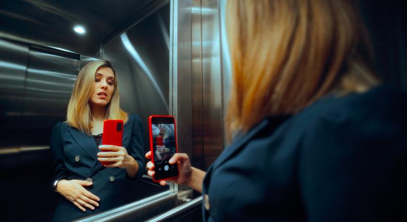 Miért van tükör szinte minden liftben?