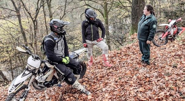 Olvasói: miért kell féligazságokat megosztani a terepen motorozásról?