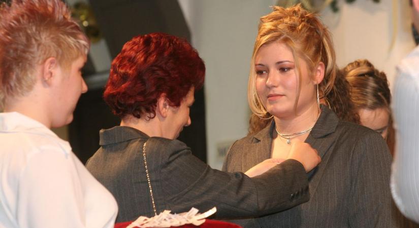 18 éve végeztek a 18 évesek a zalaegerszegi Ganz-Munkácsy-középiskolában (galéria)