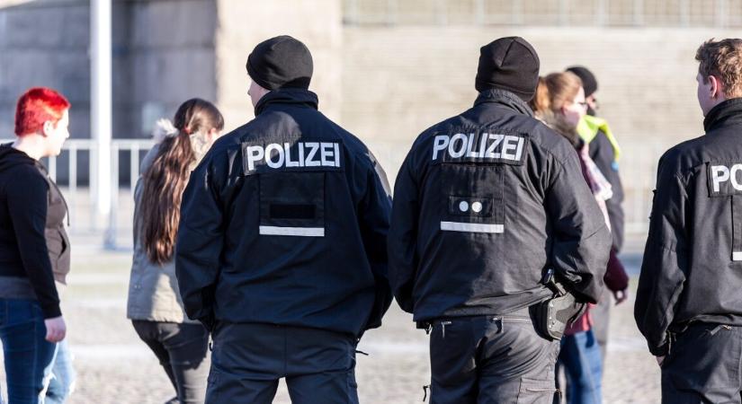 Egy anyát és négy gyermekét késelték meg Németországban – súlyos az állapotuk