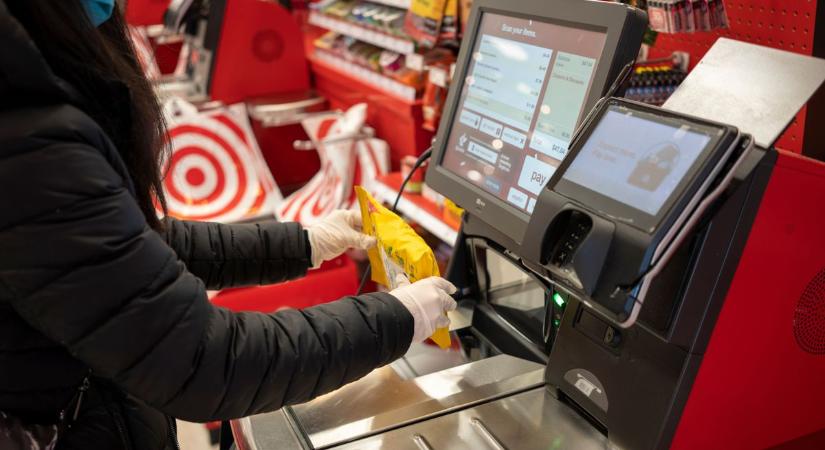 Az önkiszolgáló kasszák nagy kedvencek: minél többet keres valaki, annál valószínűbb, hogy „elfelejt” lehúzni valamit