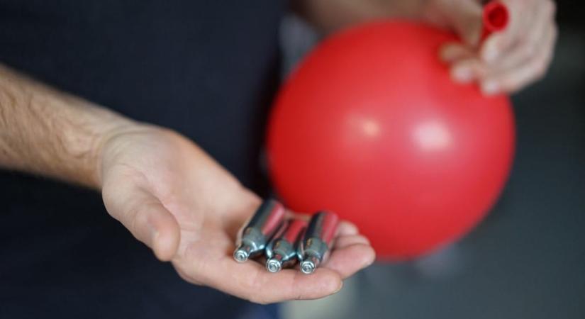 Ez lenne a megoldás? Nevetőgázt adtak a depressziós betegeknek, a hatás nem maradt el