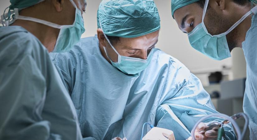 Megdöbbentő: egyre népszerűbb ez a férfiplasztika