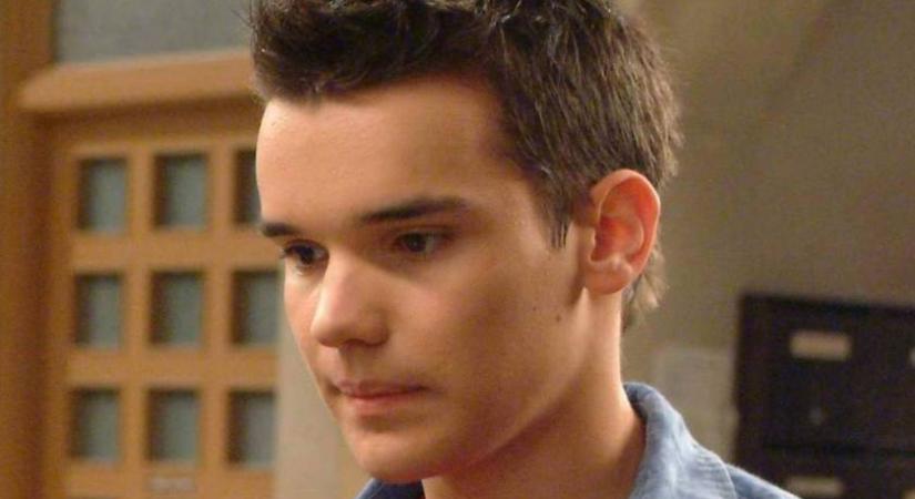 A Barátok közt Tónijaként országos tinisztár volt: 38 évesen így néz ki Dósa Mátyás