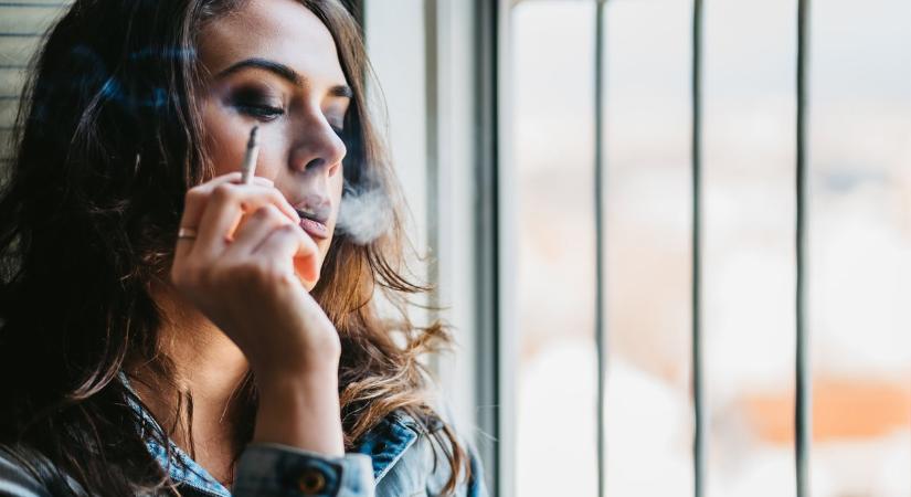 Nem csak a passzívan szívott füst a gond: így hat még az unokáidra is, ha dohányzol