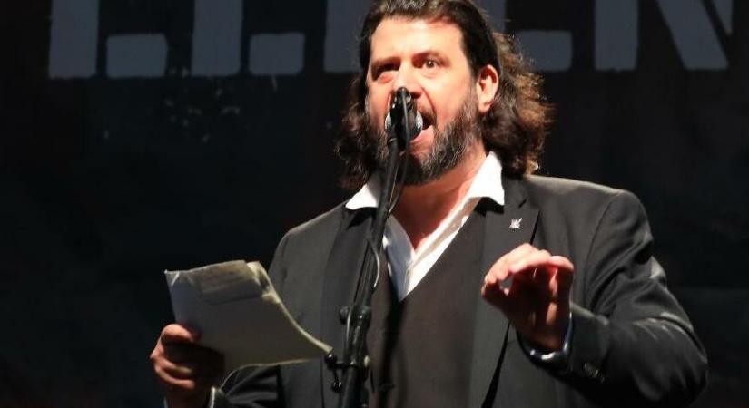 Fizikailag fegyelmezett minket a tornatanár, tehát kaptuk a verést – emlékezett vissza diákéveire Puzsér Róbert