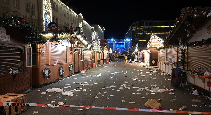 Autós támadást terveztek a karácsonyi vásárban, a határon kapcsolták le őket