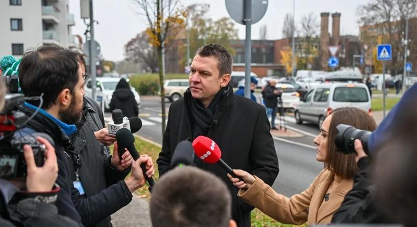 Lebuktak élőben? Menczer Tamás kellemetlen kérdést tett fel