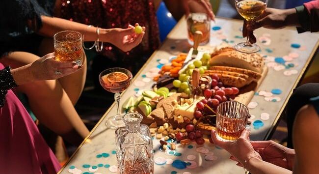 5 szabály, hogy ne legyen ciki bemenni dolgoznod a céges buli másnapján