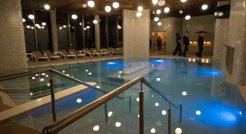 Kétmilliárdos állami támogatással épült négycsillagos wellnesshotel Erdélyben