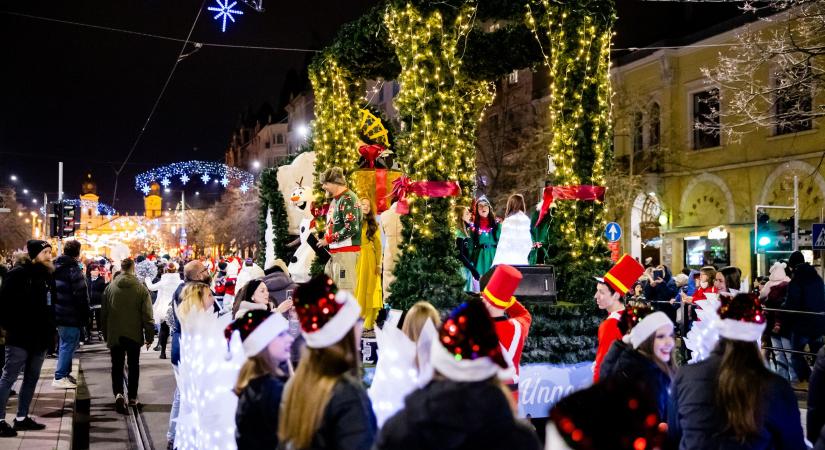 Ezreket vonzott az első debreceni jégvirágkarnevál